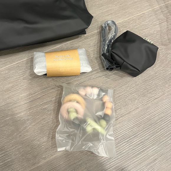 BEIS The Ultimate Diaper Bag in Black - Picture 5 of 7